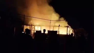 कोटद्वार: बाबर्ची होटल में लगी भीषण आग, होटल में रखा काफी सामान जलकर हुआ खाक