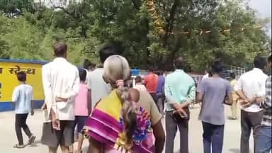 कळमेश्वर: दारूमुळे संसार उध्वस्त! 'वार्ड नंबर 12' मध्ये दारूबंदीसाठी महिलांचा 'एल्गार';विक्रेते,तळीरामांच्या शिवीमुळे महिला त्रस्त