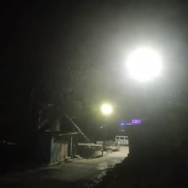 कर्णप्रयाग: सिमली बाजार हाई मास्क लाइट से जगमगा गया, नगरपालिका कर्णप्रयाग ने सिमली वार्ड में लगाई हाई मास्क लाइट