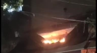 जोधपुर: घंटाघर कपड़ा मार्केट में दुकान की छत पर लगी आग, स्थानीय निवासियों की सूझबूझ से पाया गया आग पर काबू