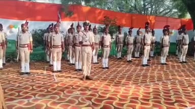 गया टाउन सीडी ब्लॉक: गया पुलिस लाइन केंद्र में शहीद स्मरण दिवस पर आईजी, एसएसपी सहित कई अधिकारियों ने शहीदों को दी श्रद्धांजलि