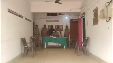 नौगढ़: चिरवाटाड़ मोड़ से 25 हजार के इनामिया अभियुक्त को नौगढ़ पुलिस ने किया गिरफ्तार