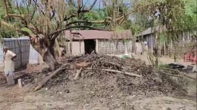 फलका: बिंदटोली गांव में दो घरों में अचानक लगी आग, गृहस्वामी का घर और सामान जलकर राख