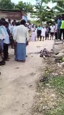 ఆత్మకూరు ఎస్: సూర్యాపేట: ఏపూరులో వేటకోడవళ్లతో దారుణ హత్య