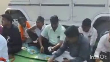 बाभूळगाव: तहसीलच्या गेट समोर बेसन भाकर खाऊन शासनाचा निषेध