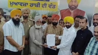 ਤਪਾ: ਤਪਾਂ sdmਮੀਟਿੰਗ ਹਾਲ ਵਿਖੇ ਵਿਧਾਇਕ ਭਦੋੜ ਲਾਭ ਸਿੰਘ ਉਗੋਕੇ ਨੇ16ਪਿੰਡਾਂ ਦੇ ਹੜ ਪੀੜਤਾਂ ਨੂੰ32ਲੱਖ ਦੀ ਮੁਆਵਜ਼ਾ ਰਾਸ਼ੀ ਦੇ ਮਨਜੂਰੀ ਪਤਰ ਦਿੱਤੇ