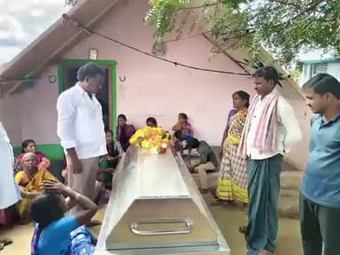 మల్దకల్: తారాపురం గ్రామంలో పాము కాటుతో రైతు మృతి...