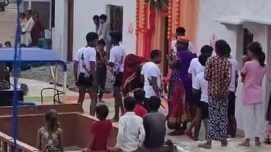 बडोनी: लाठी की चटकार, मन्नत का मौन, मोनियों का घुंघरू डांस, जिगना, सहदोरा, बसई समेत अन्य गांवों से मोनिया रतनगढ़ को रवाना