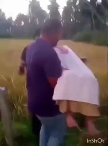 ಬೈಂದೂರು: ಸರಿಯಾದ ಸಂಪರ್ಕ ವ್ಯವಸ್ಥೆ ಇಲ್ಲದೆ ವೃದ್ಧೆಯನ್ನ ಎತ್ತುಕೊಂಡು ಹೋಗುತ್ತಿರುವ ವಿಡಿಯೋ ವೈರಲ್