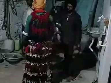 सिहोरा: देवरी गीतों से सिहोरा सराबोर, ग्वालों ने छाहुर लेकर किया दिवारी नृत्य, गाए समृद्धि के गीत