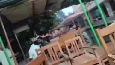 बेल्थरा रोड: महाराजपुर गांव में लक्ष्मी पंडाल के पास डांस देखने को लेकर हुआ बवाल, हिंसक मारपीट के बाद पानी भरे खेत में छिपे दो युवक
