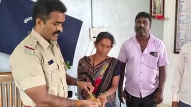 ನಿಡಗುಂದಿ: ಪಟ್ಟಣದಲ್ಲಿ ಕಳ್ಳತನವಾದ ಬಂಗಾರದ ಆಭರಣಗಳನ್ನು ವಾರಸುದಾರರಿಗೆ ನೀಡಿದ ಪೊಲೀಸರು