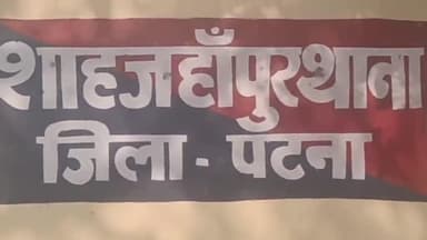 दनियावां: चिडियावा गांव स्थित टेंट हाउस के गोदाम में लगी आग, लाखों का सामान जलकर राख