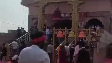 सेवढ़ा: रतनगढ़ माता मंदिर में दौज मेला शुरू, भक्तों ने लगाए लंगर, 5 लाख से अधिक श्रद्धालुओं ने किए दर्शन