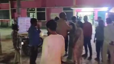 सिधौली: सिधौली वी मार्ट के पास घर से लापता हुए बच्चे की तलाश कर रहा व्यक्ति सड़क पर शराबी से टकराया, दोनों गंभीर रूप से घायल