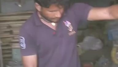 गंगाखेड: वर्कशॉप मध्ये घुसला विषारी नाग : कर्मचाऱ्यांची उडाली तारांबळ