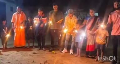 बकावंड: बस्तर धाकड़ क्षेत्रीय राजपूत समाज के युवाओं ने शिवानंद आश्रम में बच्चों के साथ मनाई दीपावली, मिठाई व पटाखों से बांटी खुशियां