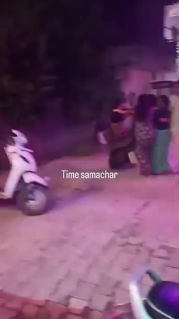 diwali wale din fatake baj rahe he datia gate bhar khati baba ka mandir