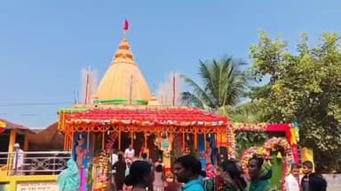 দাঁতন ১: দাঁতনে ঐতিহ্যবাহী শরশঙ্কাতে শ্যামাপূজা উপলক্ষে মহাপ্রসাদ সেবনের ব্যবস্থা।