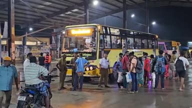 சிவகங்கை: சிறப்பு பேருந்து சேவையால் பேருந்து நிலையத்தில் பயணிகள் மகிழ்ச்சி”