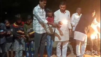उचेहरा: भाजपा मंडल मैहर के अध्यक्ष विकाश तिवारी ने बच्चों संग मनाया दीपावली का त्योहार