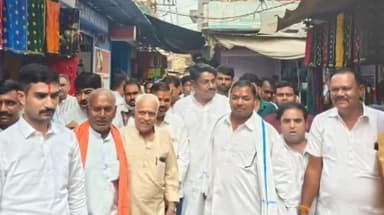 लालसोट: हिंदू धर्म के सबसे बड़े त्योहार दीपावली पर विधायक ने लालसोट शहर में पैदल घूमते हुए शहवासियों को दी दीपोत्सव की बधाई