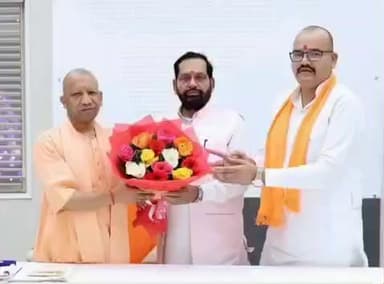 पयागपुर: पयागपुर के भाजपा विधायक सुभाष त्रिपाठी ने सीएम योगी आदित्यनाथ से मुलाकात की, क्षेत्रीय विकास पर की चर्चा