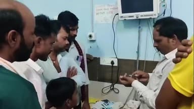 कोचस: पागल कुत्ते के आतंक से 25 से 30 लोग हुए जख्मी, कोचस के सामुदायिक स्वास्थ्य केंद्र में कराया गया इलाज