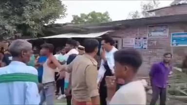 महाराजगंज: सेहगो में मामूली विवाद के बाद पुलिस ने युवक को जमकर पीटा, वीडियो वायरल होने पर नाराज ग्रामीणों ने किया हंगामा