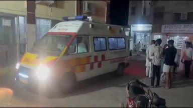 लूनकरनसर: ढाणी भोपालाराम सड़क पर ऑटो अनियंत्रित होकर पलटने से एक महिला सहित चार लोग घायल