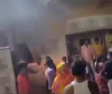 शोहरतगढ़: शोहरतगढ़ के गड़ाकुल में जुआ खेलने को लेकर चला चाकू, 4 लोग गंभीर रूप से घायल