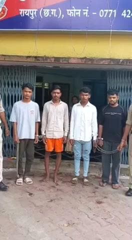 रायपुर: रायपुर में पटाखा फोड़ने के विवाद में हाफ मर्डर: दीपावली की रात दोस्तों ने 2 युवकों पर किया हमला