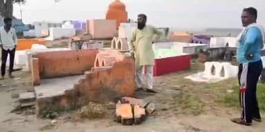 बागपत: विशेष समुदाय के युवकों पर पुराना कस्बा में देवताओं को खंडित करने का आरोप लगाते हुए लोगों ने किया हंगामा