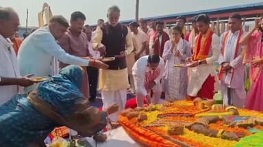 गोटेगांव: गोकुलधाम गौशाला बहोरीपार में जिला स्तरीय गोवर्धन पूजन कार्यक्रम में शामिल हुए कैबिनेट मंत्री प्रहलाद पटेल