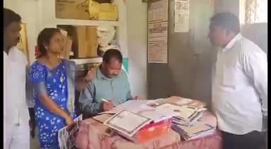 అరకులోయ మండలం భీముని వలస పాఠశాలను అకస్మికంగా తనిఖీ చేసిన ఎమ్మెల్యే మత్స్యలింగం -ఉపాధ్యాయుడు గైర్హాజరపై ఎమ్మెల్యే ఆగ్రహం