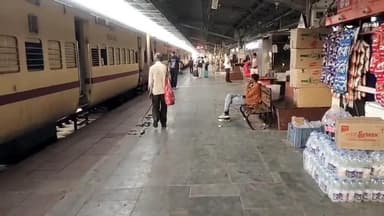 बीना: रीवा से रानी कमलापति के लिए पूजा स्पेशल ट्रेन वन वे चलेगी, बीना रेलवे स्टेशन पर यात्रियों को मिलेगी सुविधा