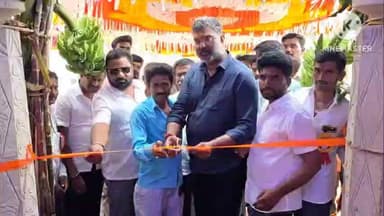 ಸವದತ್ತಿ: ಹಳ್ಳೂರ ಗ್ರಾಮದ ಶ್ರೀ ಬೀರಲಿಂಗೇಶ್ವರ ದೇವಸ್ಥಾನದ ನೂತನ ಕಟ್ಟಡವನ್ನು ಉದ್ಘಾಟಿಸಿದ ಶಾಸಕ ವಿಶ್ವಾಸ್ ವೈದ್ಯ