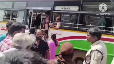 సత్తుపల్లి: బస్సులో ఓ యువతిని వేధిస్తున్న  యువకుడ్ని కాపు కాసి సత్తుపల్లి బస్టాండ్ లో అదుపులోకి పోలీసులు
