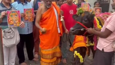 ಮೈಸೂರು: ದೀಪಾವಳಿ ಹಬ್ಬದ ಪ್ರಯುಕ್ತ ಪಂಚಮುಖಿ ಆಂಜನೇಯ ಸ್ವಾಮಿ ದೇವಾಲಯದಲ್ಲಿ ಗೋಪೂಜೆ ನೆರವೇರಿಸಲಾಗಿದೆ.