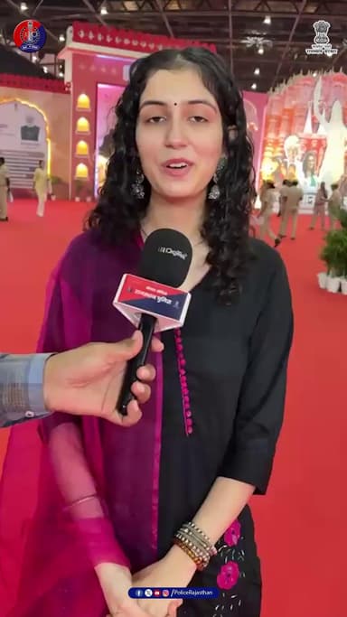 कानून सिर्फ किताबों में नहीं, अब युवाओं की समझ में भी।
नव विधान प्रदर्शनी में छात्रों ने जाना — कानून का ज्ञान ही सबसे