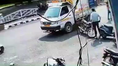 रोहतक: रोहतक मेडिकल मोड़ पर जेंटलमैन बाइक चोरी कर ले गया, किसी को शक नहीं हुआ, सीसीटीवी में कैद हुई घटना