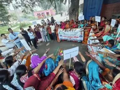 बैकुंठपुर: बैकुंठपुर प्रखंड में जीविका दीदियों ने मतदान जागरूकता रैली निकाली, लोगों को किया जागरूक
