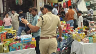 कालांवाली: पुलिस ने कालांवाली शहर में अवैध रूप से बेचे जा रहे 107 किलो पटाखे बरामद किए, दो पर मामला दर्ज