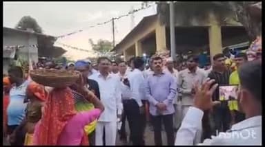 सुरगाणा: कोटंबी येथे दिवाळी निमित्त दिवाळी पाडवा पारंपारिक पद्धतीने करण्यात आला साजरा