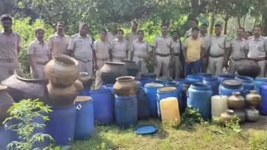 ବାଣପୁର: କଟୁଆଳ ଜଙ୍ଗଲରୁ ଦେଶୀ ମଦ ଜବତ