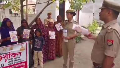 मेहनगर: मेंहनगर सहित समस्त थानों की पुलिस ने मिशन शक्ति अभियान के तहत चलाया विशेष जागरूकता अभियान, महिलाओं को किया गया जागरूक