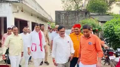 गोंडा: बीजेपी गौरा के MLA प्रभात वर्मा ने महमूदपुर और सहजलपुर गांव जाकर मृतक के परिजनों से की मुलाकात, व्यक्त की शोक संवेदना