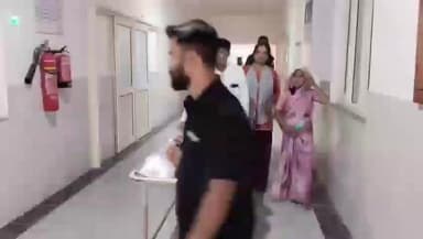 चंदौली: भदलपुरा के पास दो बाइकों की आमने-सामने टक्कर, किशोरी को गंभीर हालत में जिला पंचायत सदस्य रमेश यादव ने अस्पताल पहुंचाया