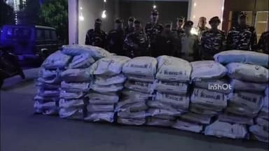 बनकटवा: आठमोहन एसएसबी एवं सिकरहना डीएसपी ने अगरवा राम परवेश चौक के पास से 70 बोरा मक्के को किया बरामद