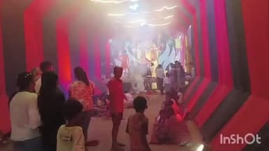 लखीसराय: पुरानी बाजार चितरंजन रोड स्थित काली मां के दर्शन के लिए उमड़ी भक्तों की भीड़